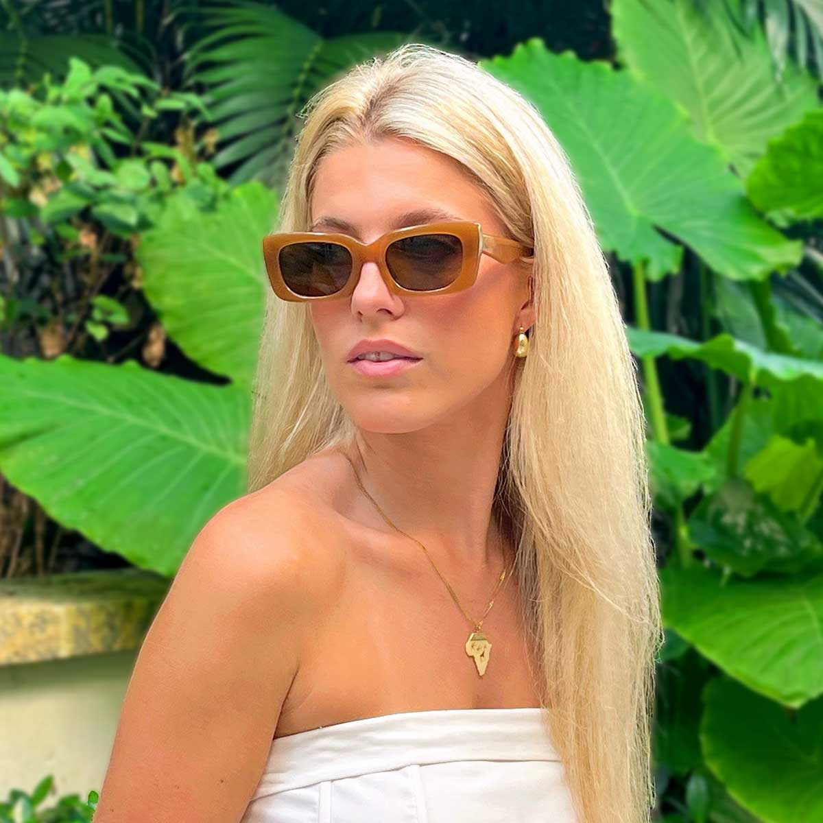 #@alexadstander