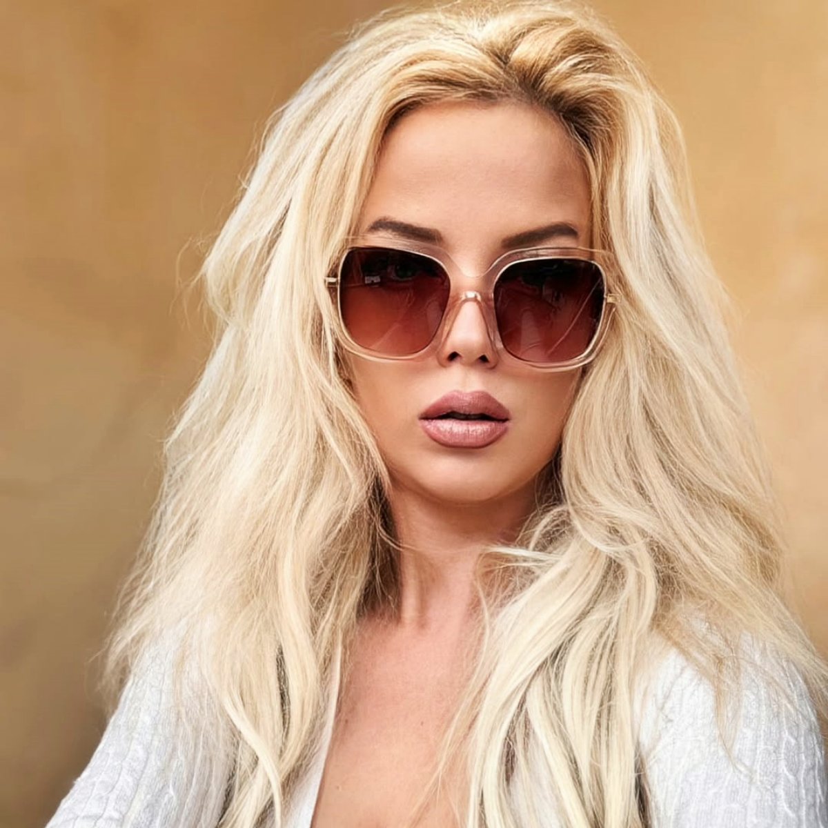 dima sunglass deena Crystal Pink frame Red Gradient Lens look 1